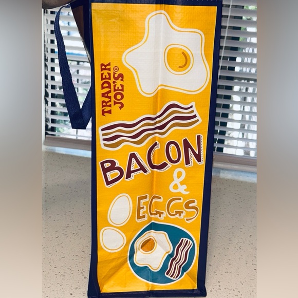 🍟 Trader Joe’s Ultimate Comfort Foods Tote Bag 16” x 13” NWT - Picture 4 of 8